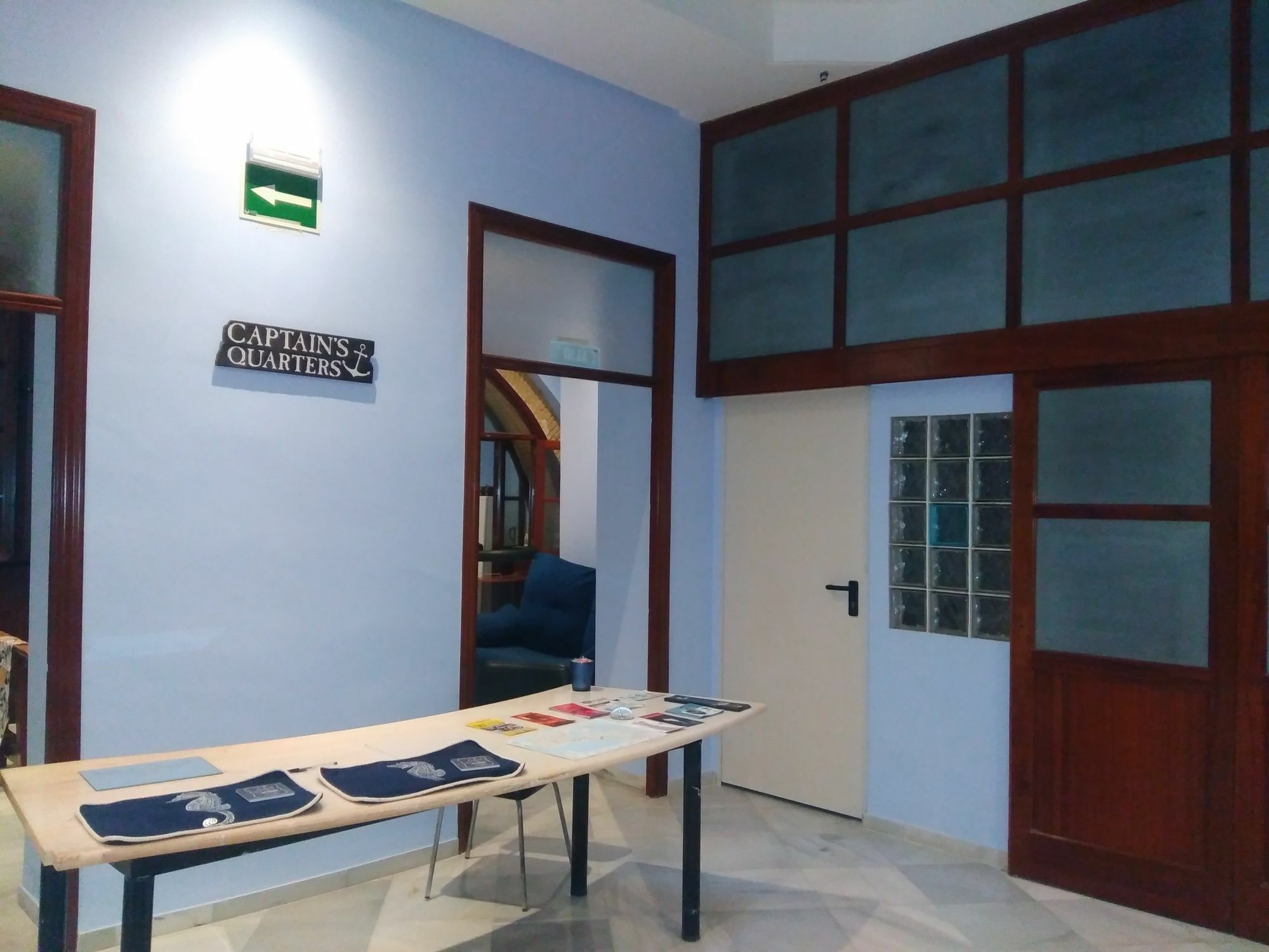 Hostal Casa Nautilus カディス エクステリア 写真