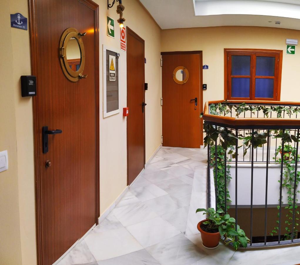Hostal Casa Nautilus カディス エクステリア 写真