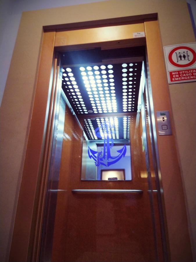 Hostal Casa Nautilus カディス エクステリア 写真